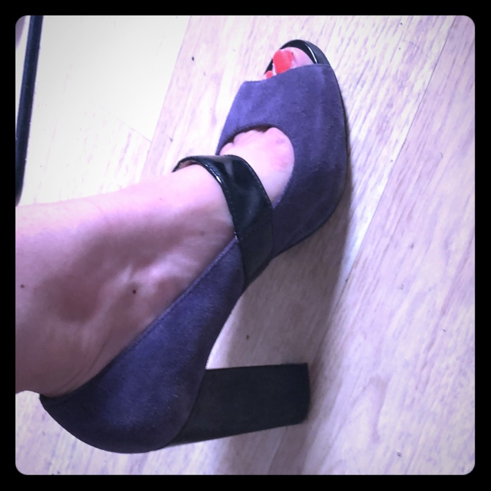 Michael Kors heels. Purple and black size 8.5